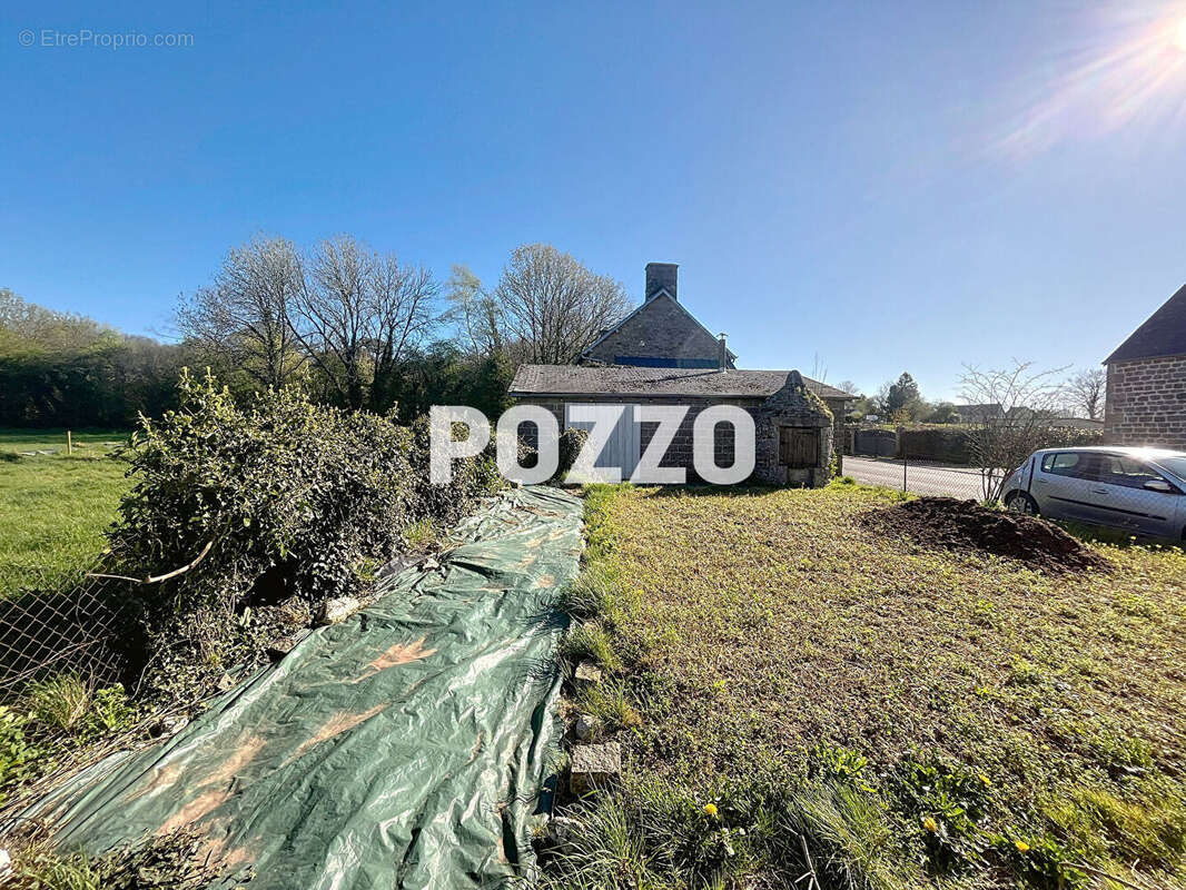 Maison à SAINT-MICHEL-DE-MONTJOIE