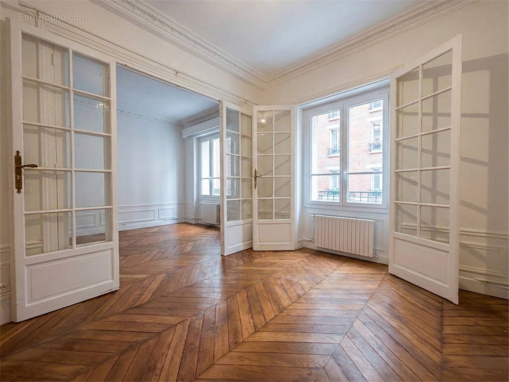 Appartement à NEUILLY-SUR-SEINE
