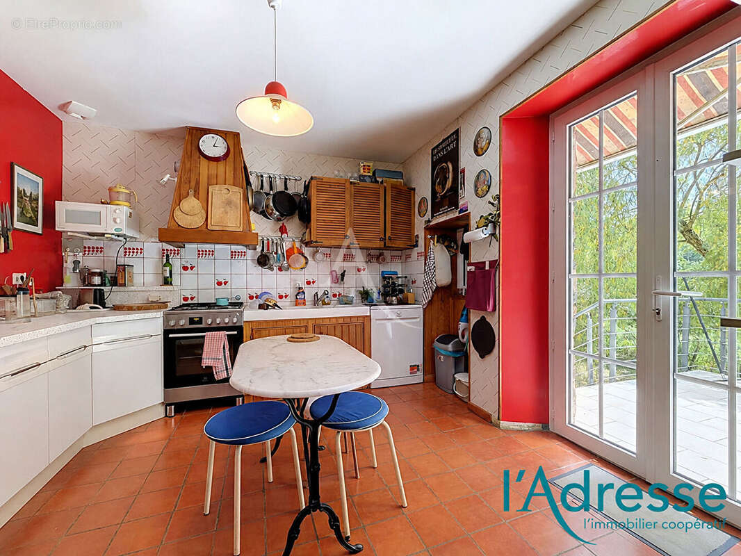 Maison en pierre 100 m², 3 chambres, 53300 SAINT LOUP DU GAST - photo 4
