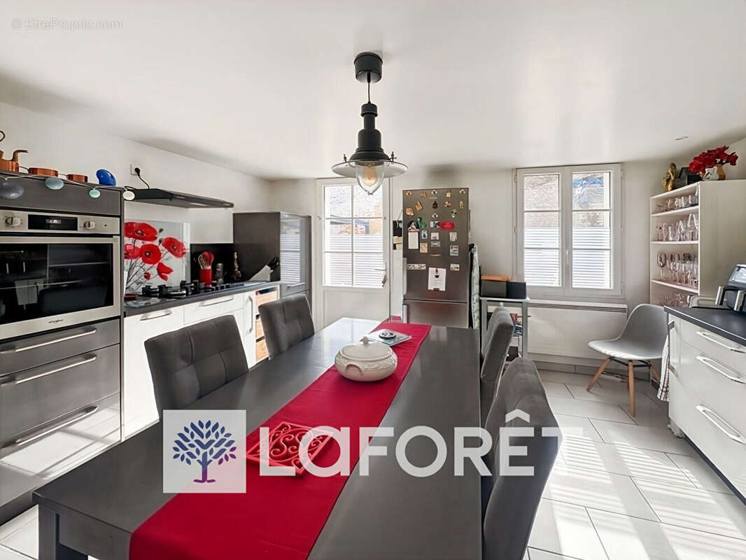 Maison à SAINT-GERMAIN-DU-SEUDRE