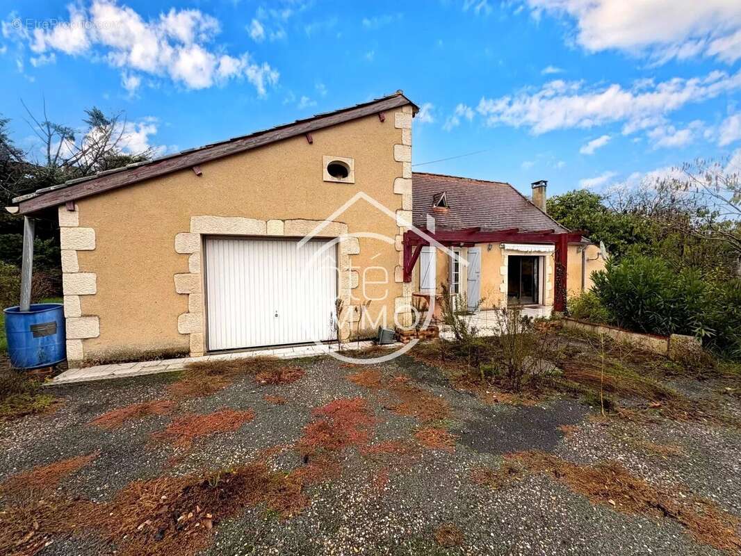 Maison à SAINT-PIERRE-D'EYRAUD