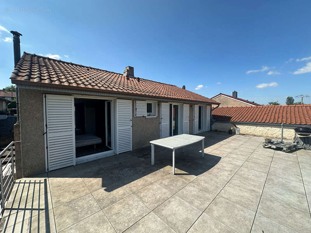 Maison à MONTOIS-LA-MONTAGNE