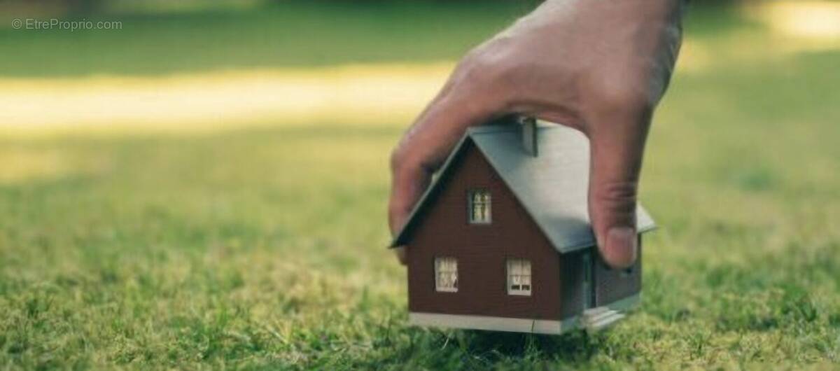 Terrain à LA BAZOGE