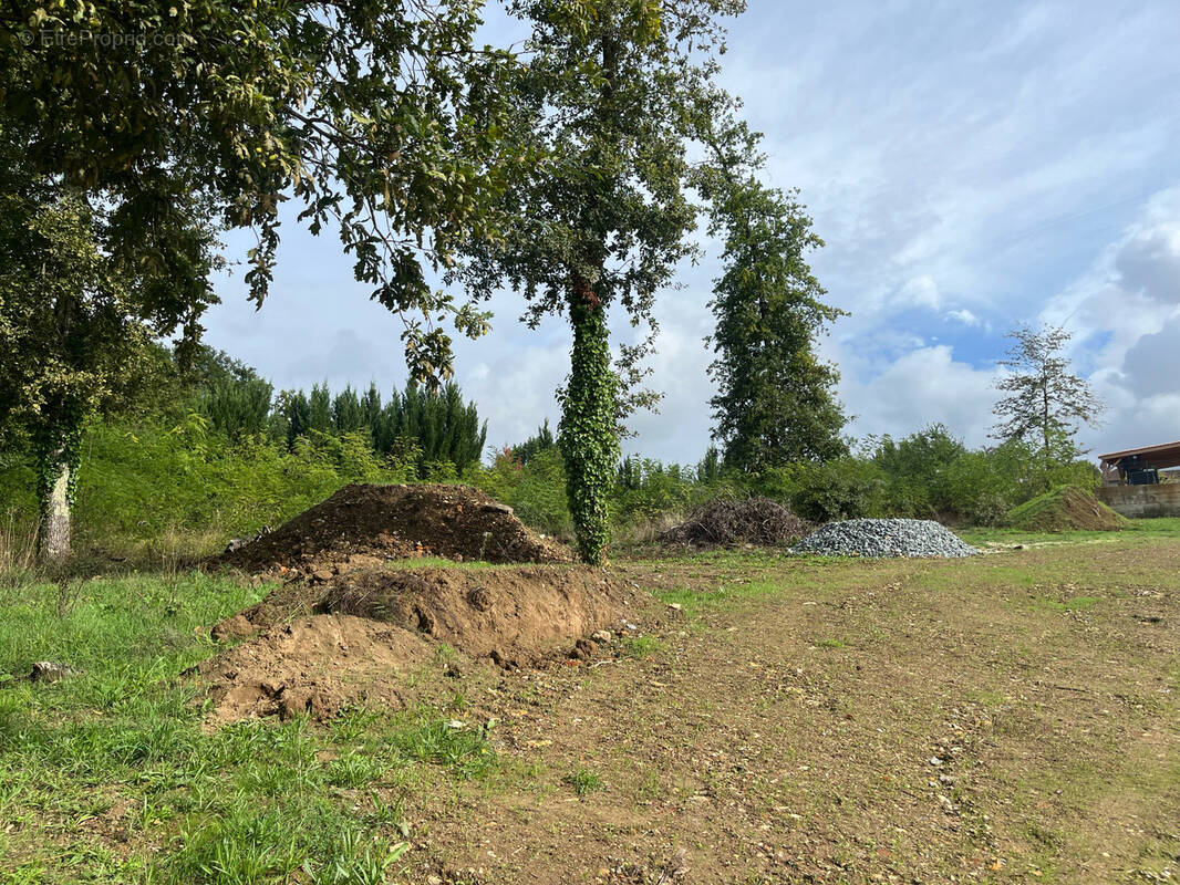 Terrain à TRELISSAC