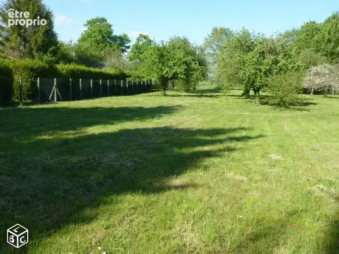 Terrain à BARBEY