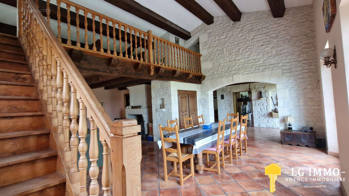 Maison à CHENAC-SAINT-SEURIN-D'UZET
