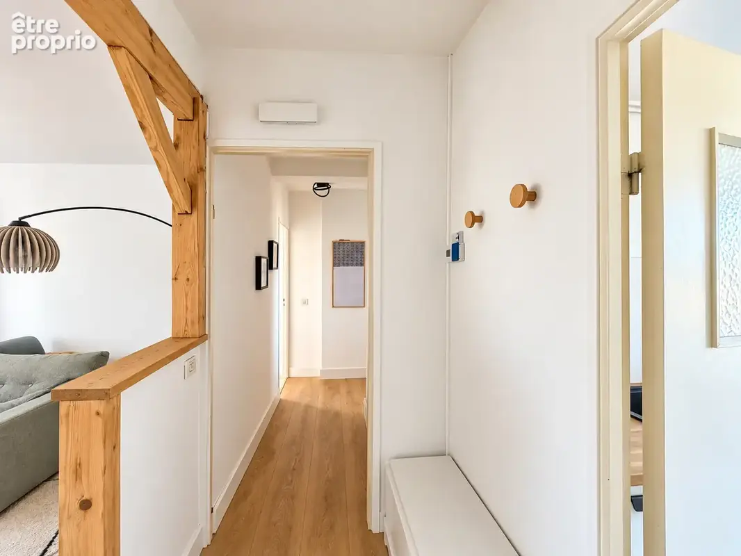 T3 rénové au dernier étage   balcon, vue dégagée, garage et cave - photo 7