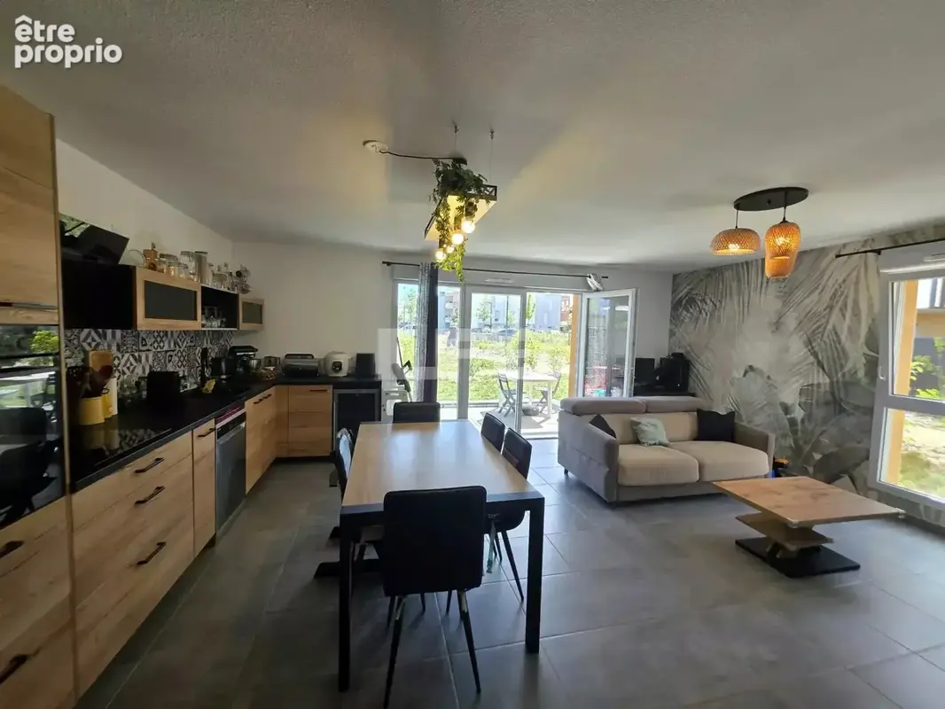 Coup de coeur assuré ! t3 rez de jardin + garage + parking + cave - photo 2
