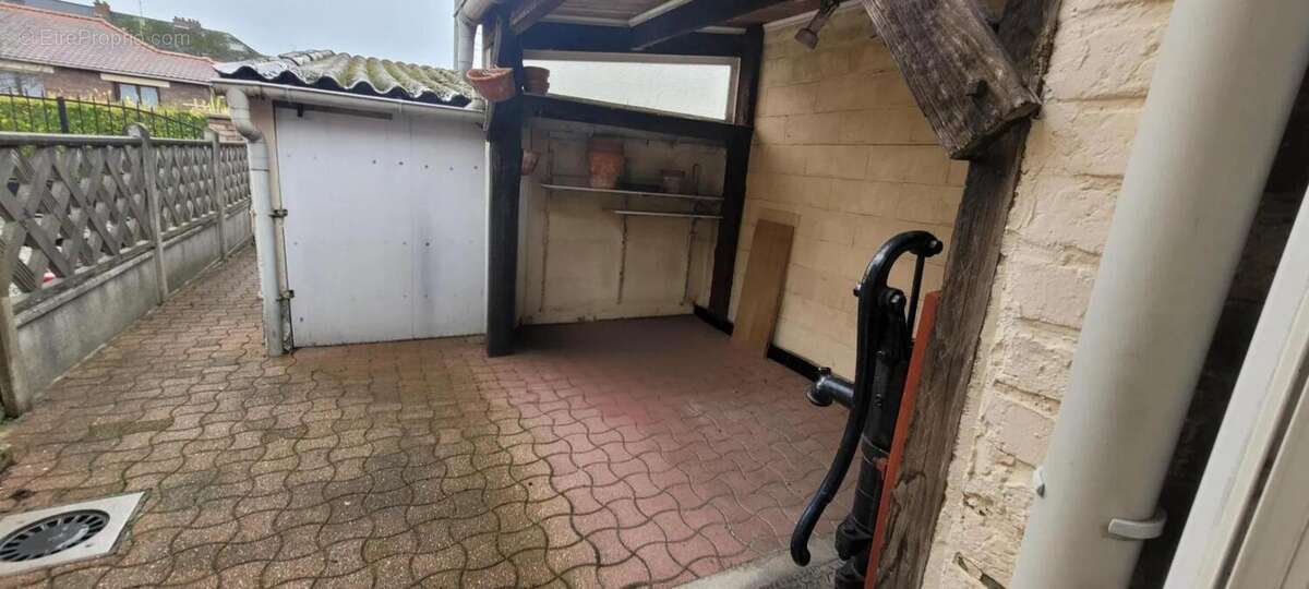 Maison à QUIEVRECHAIN