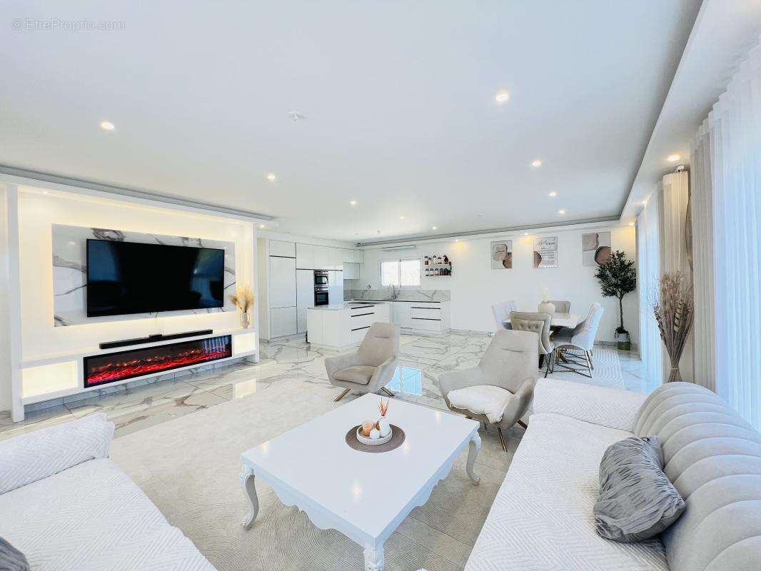 Maison à VERNEUIL-SUR-VIENNE