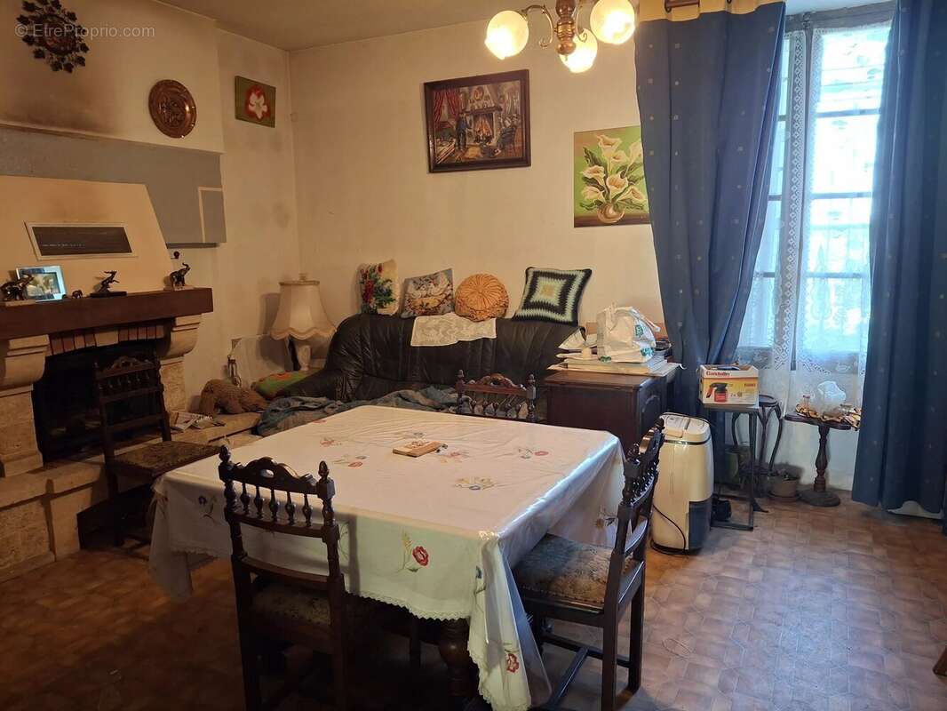 Propriété historique avec dépendances et 31 hectares de terrain - photo 4