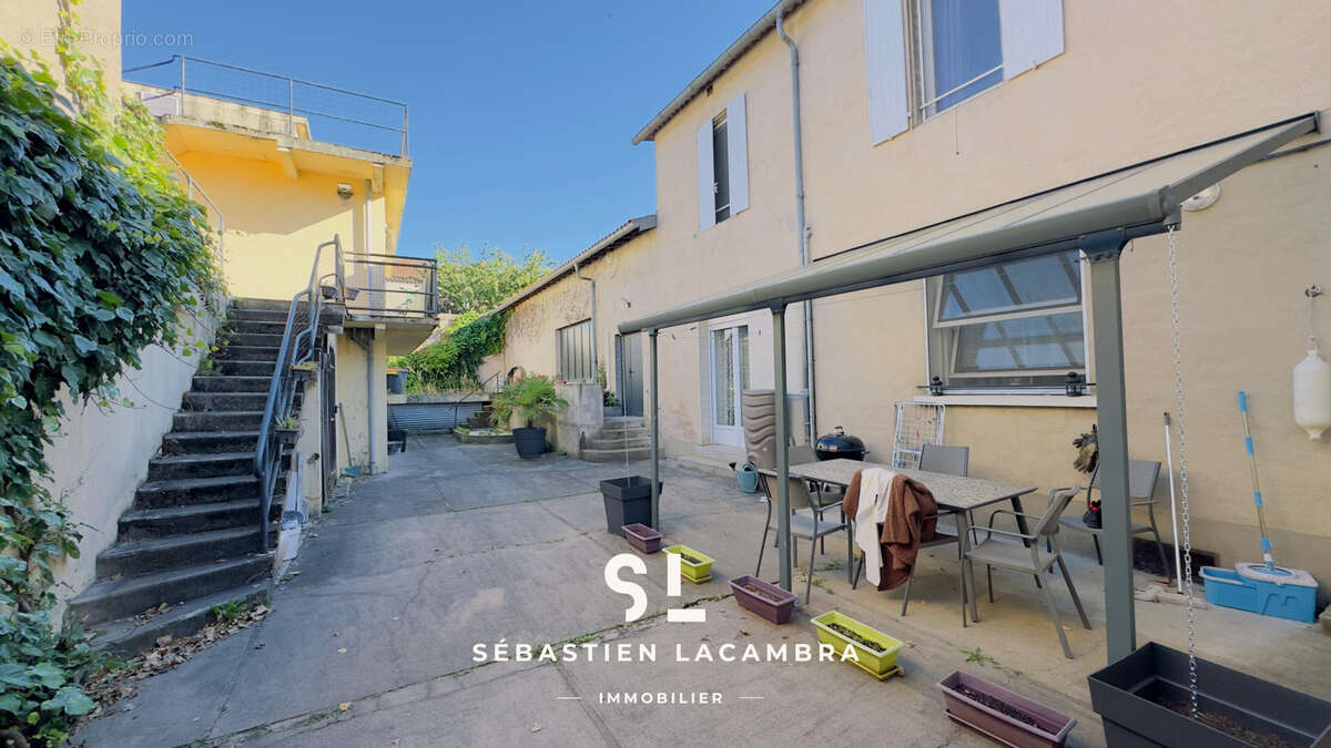 Appartement à SAINT-JUERY