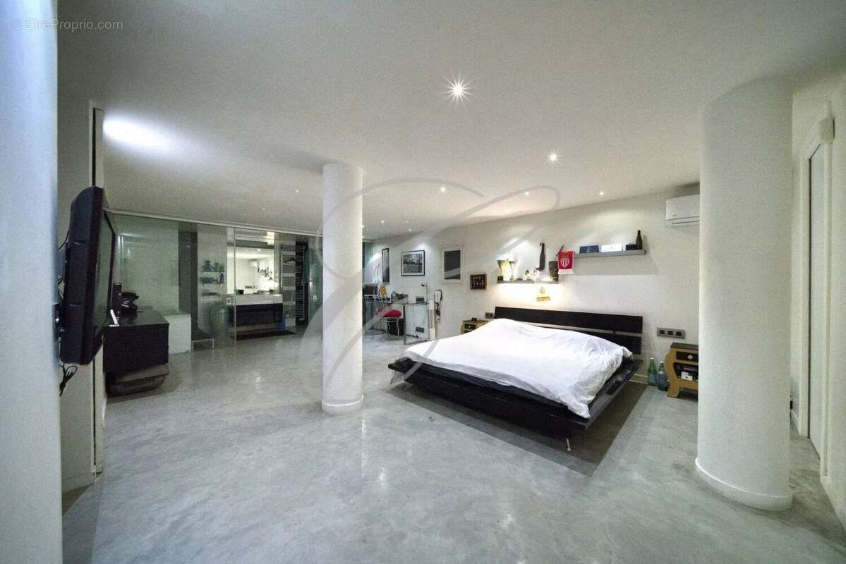 Appartement à ROQUEBRUNE-CAP-MARTIN