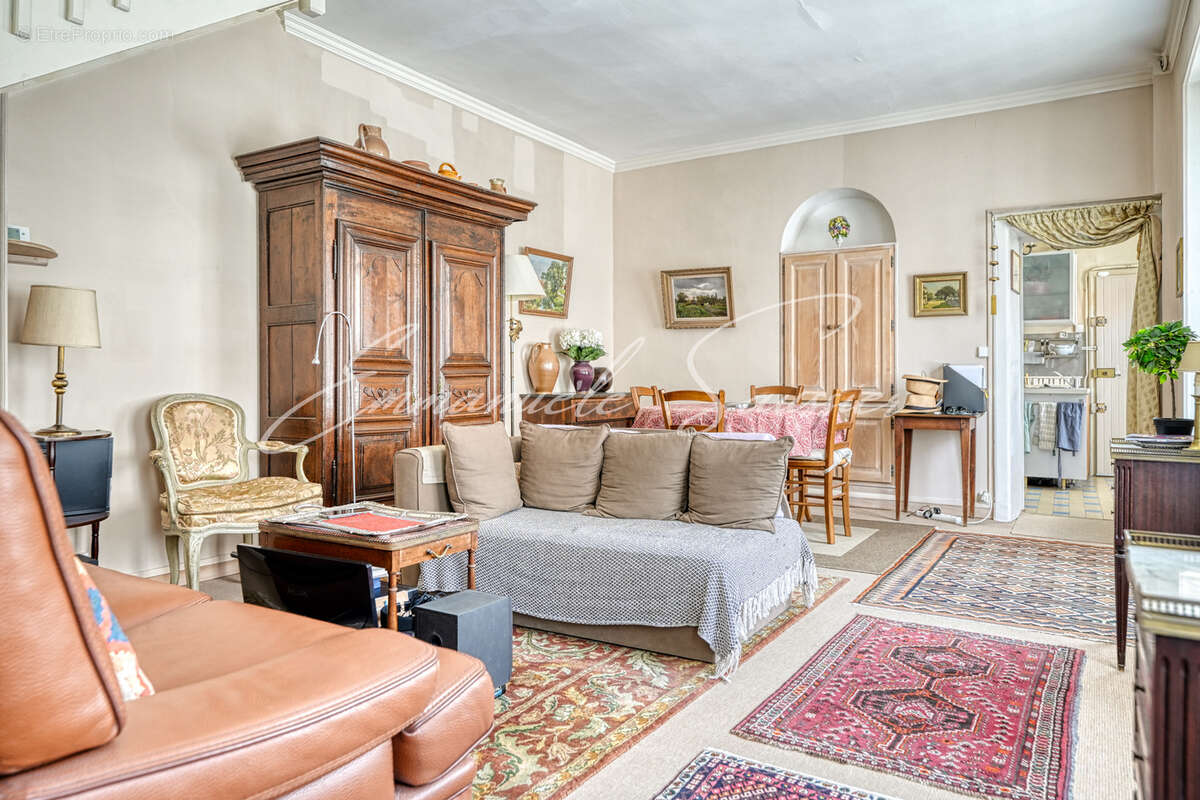 Appartement à VERSAILLES