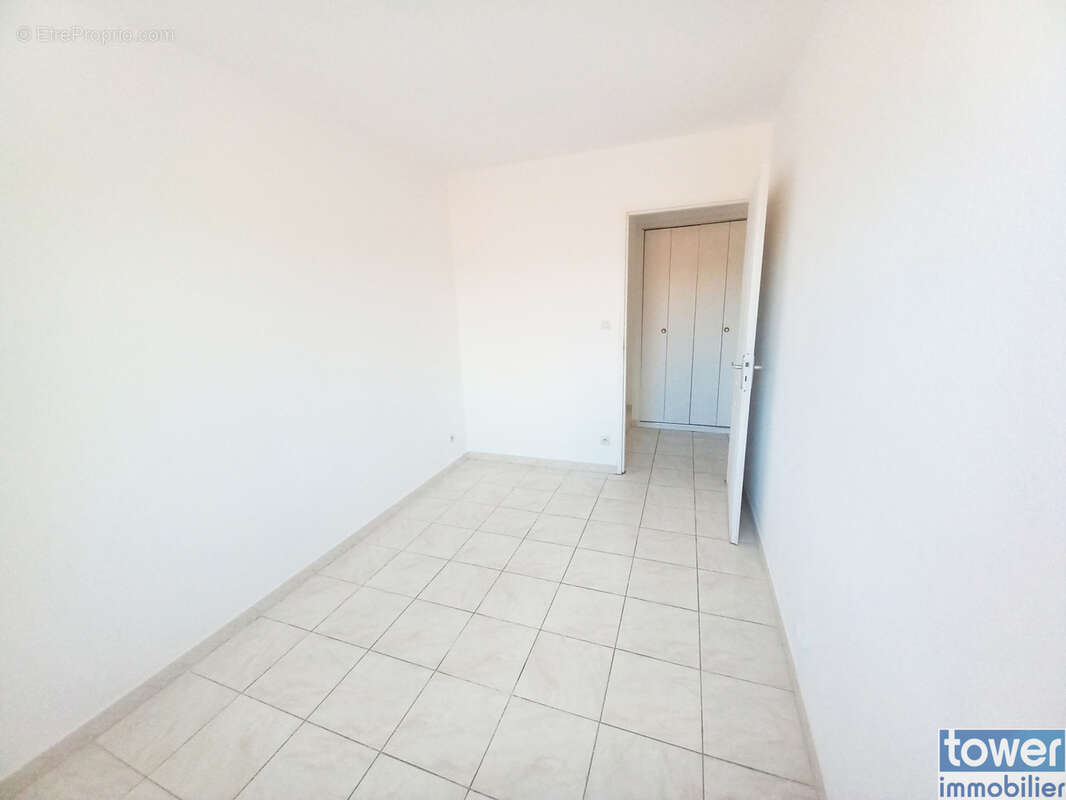 Appartement à LAMALOU-LES-BAINS