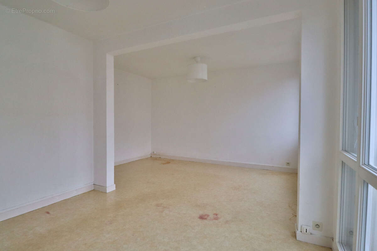Troyes - appartement t4 avec balcon, cave et parking - photo 2
