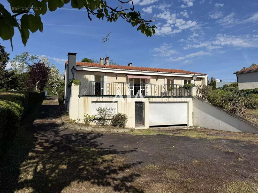 Maison à CHAMPNIERS
