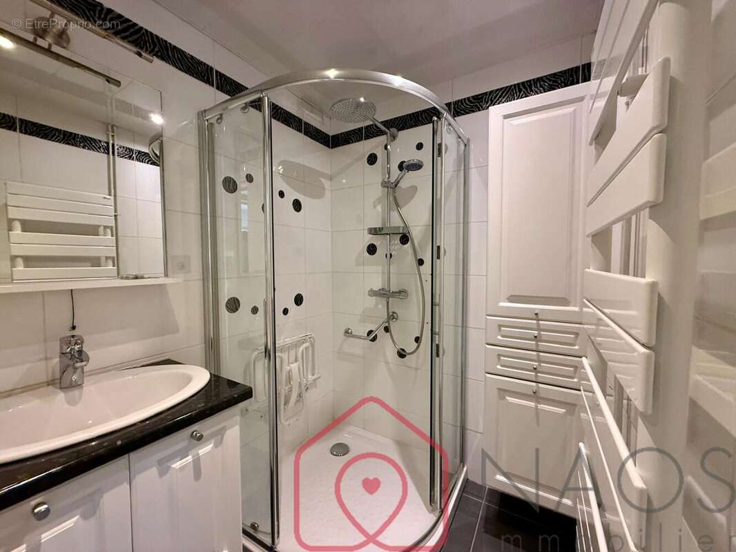 Appartement t2 en rez-de-chaussée avec balcon filant, cave et stationnements - photo 10