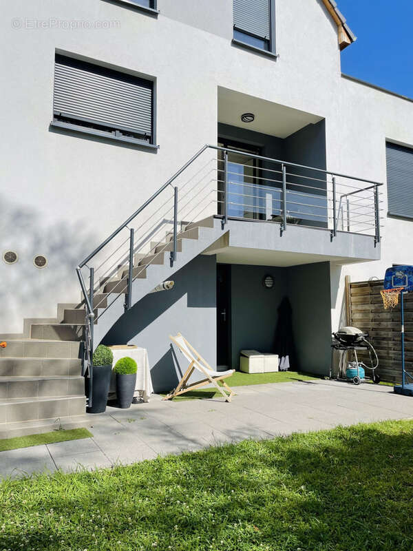 NIEDERHAUSBERGEN   COUP DE CŒUR ! Maison contemporaine 4/5 pièces   121 m2   Jardin   Terrasses   Garage doubl - photo 2