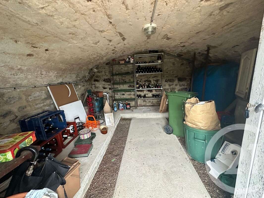 Maison à MONTREUILLON