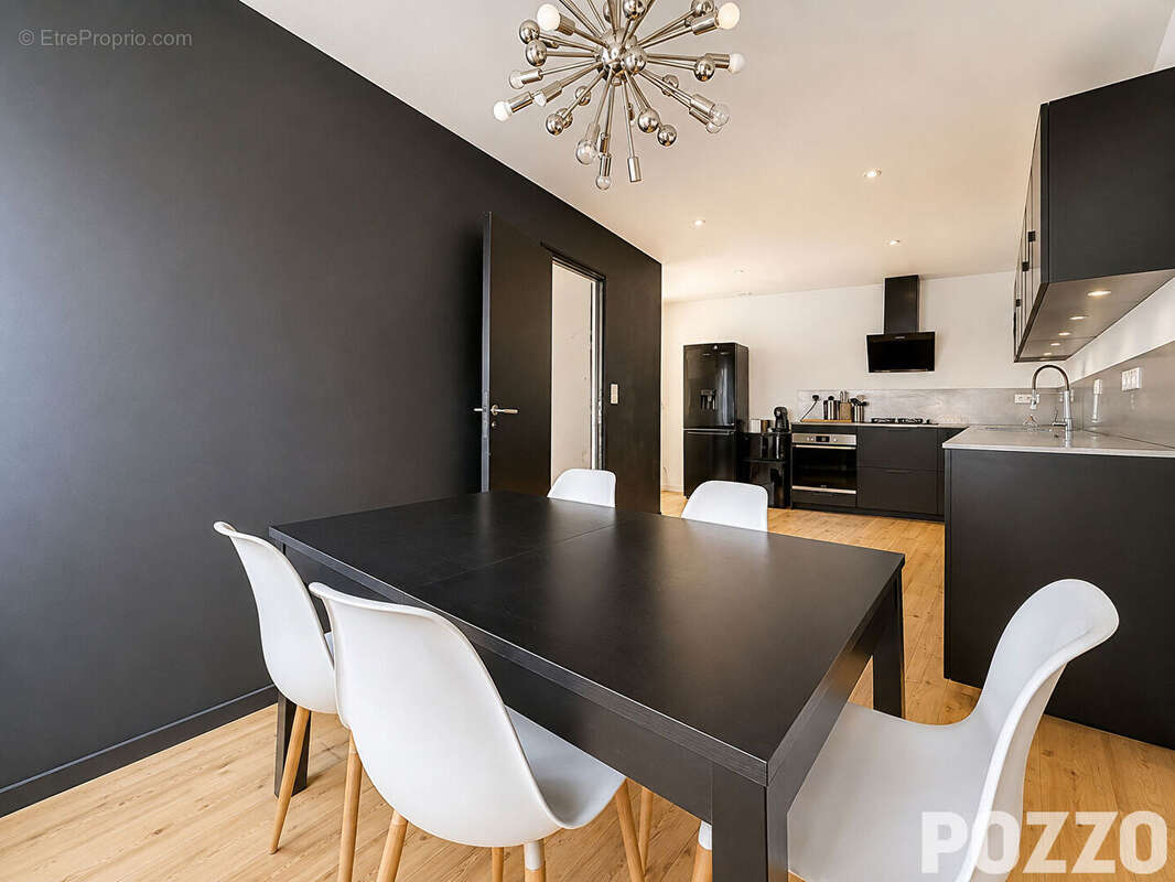 A VENDRE - T5 - 114m²  - Centre-ville de GRANVILLE (50400) - photo 8