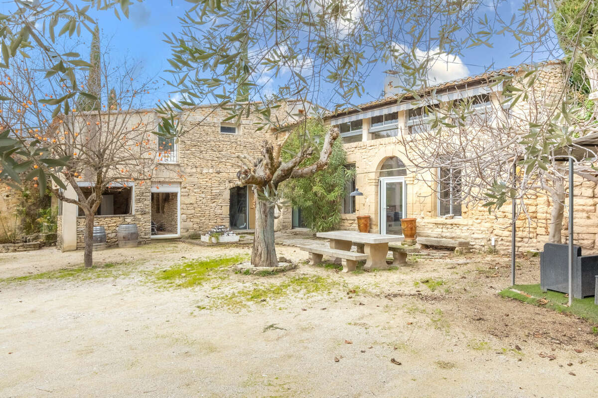 Maison à CABRIERES-D'AVIGNON