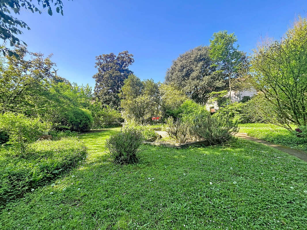 Maison à FRANCHEVILLE