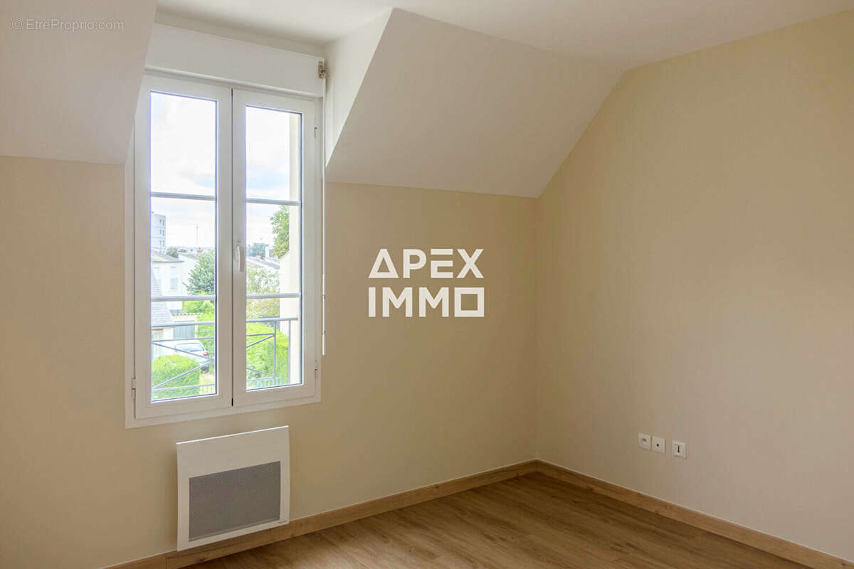 Maison à FLEURY-LES-AUBRAIS