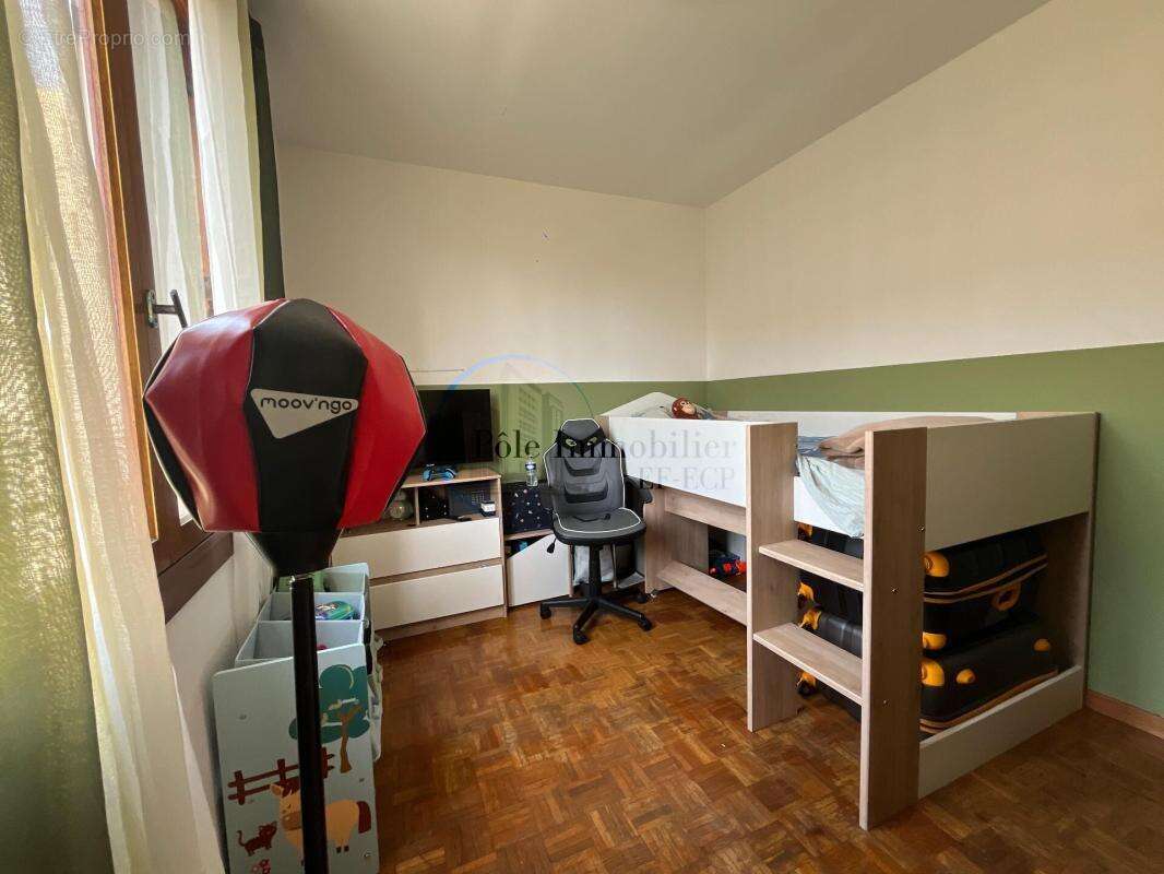 Appartement à MARSEILLE-3E