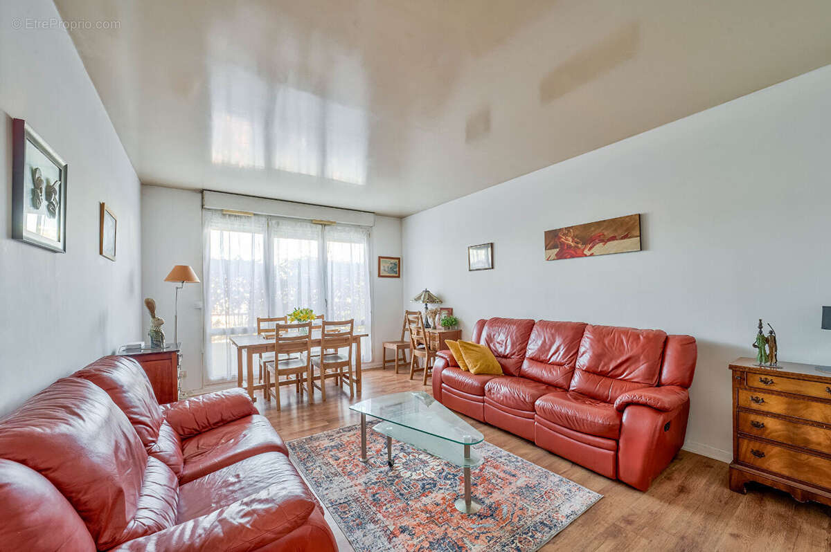 Commerce à ISSY-LES-MOULINEAUX