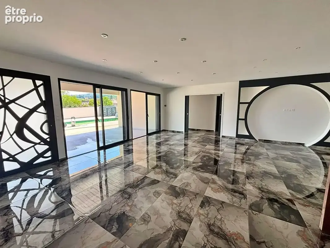 Maison plain-pied 5 pieces 125 m² saint-alban-les-eaux - photo 5
