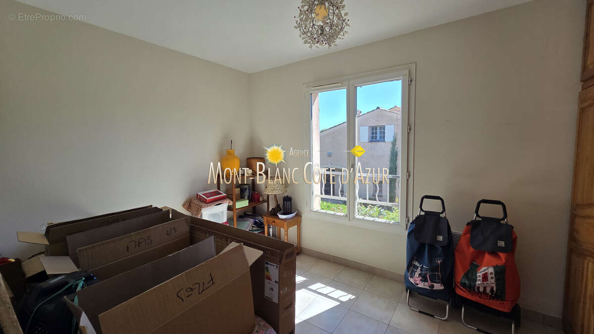Villa 3 chambres 100 m2 terrain 824 m2 proche centre et plage - photo 17