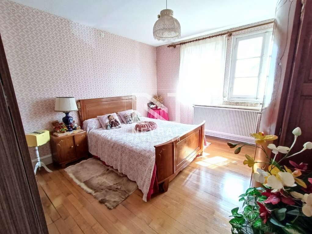 Maison à LAMARCHE-SUR-SAONE