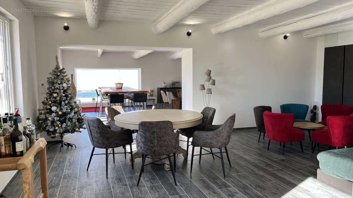 Maison à PERNES-LES-FONTAINES