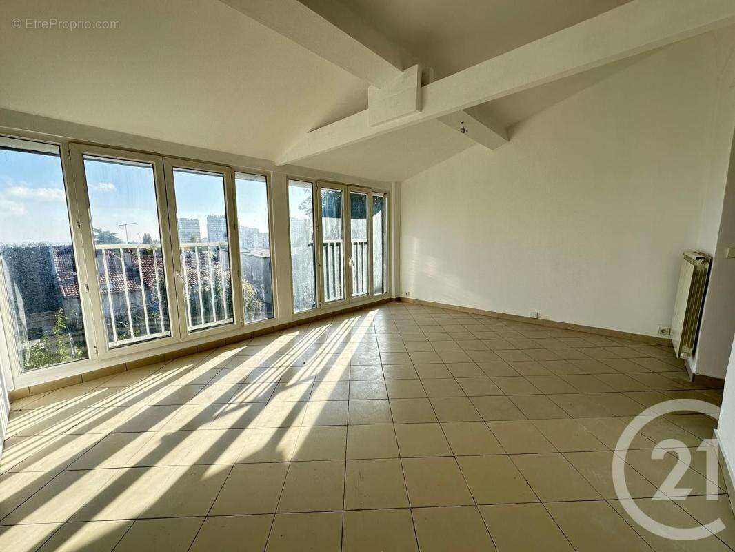 Appartement à FONTENAY-SOUS-BOIS