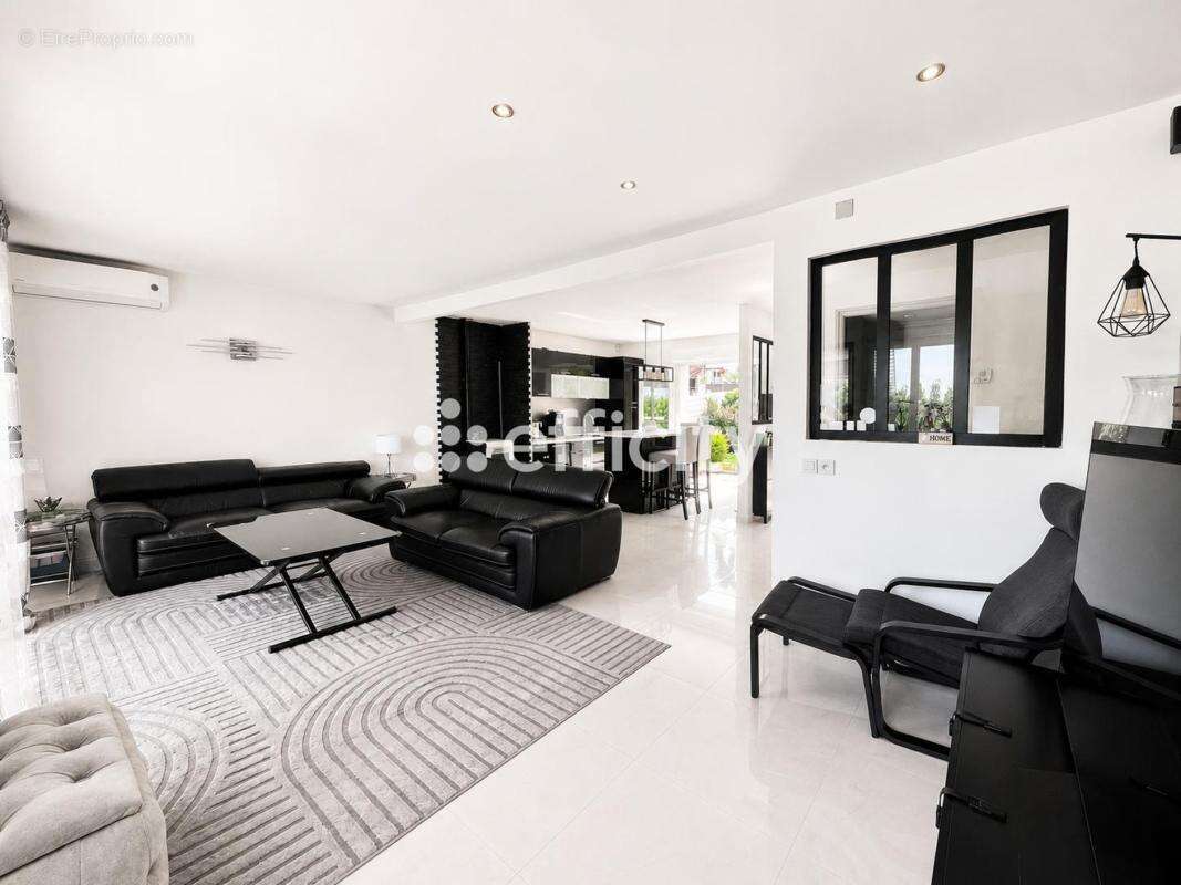 Maison 180 m² à Montgeron  - photo 2
