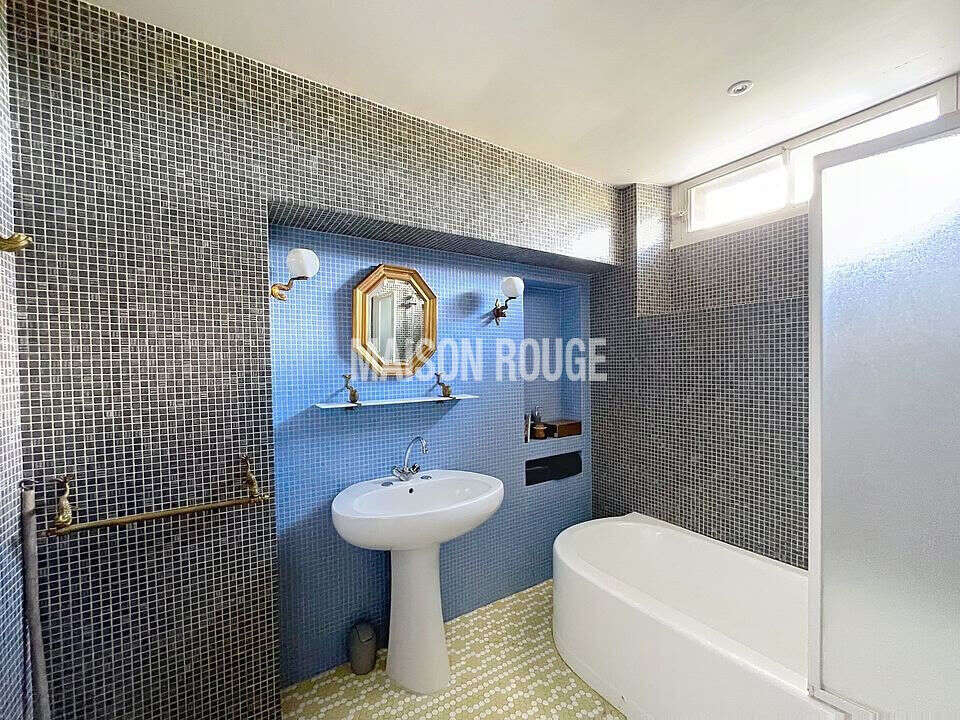 Maison de ville à finir de rénover avec terrasse et potentiel située à MINIAC MORVAN - photo 12