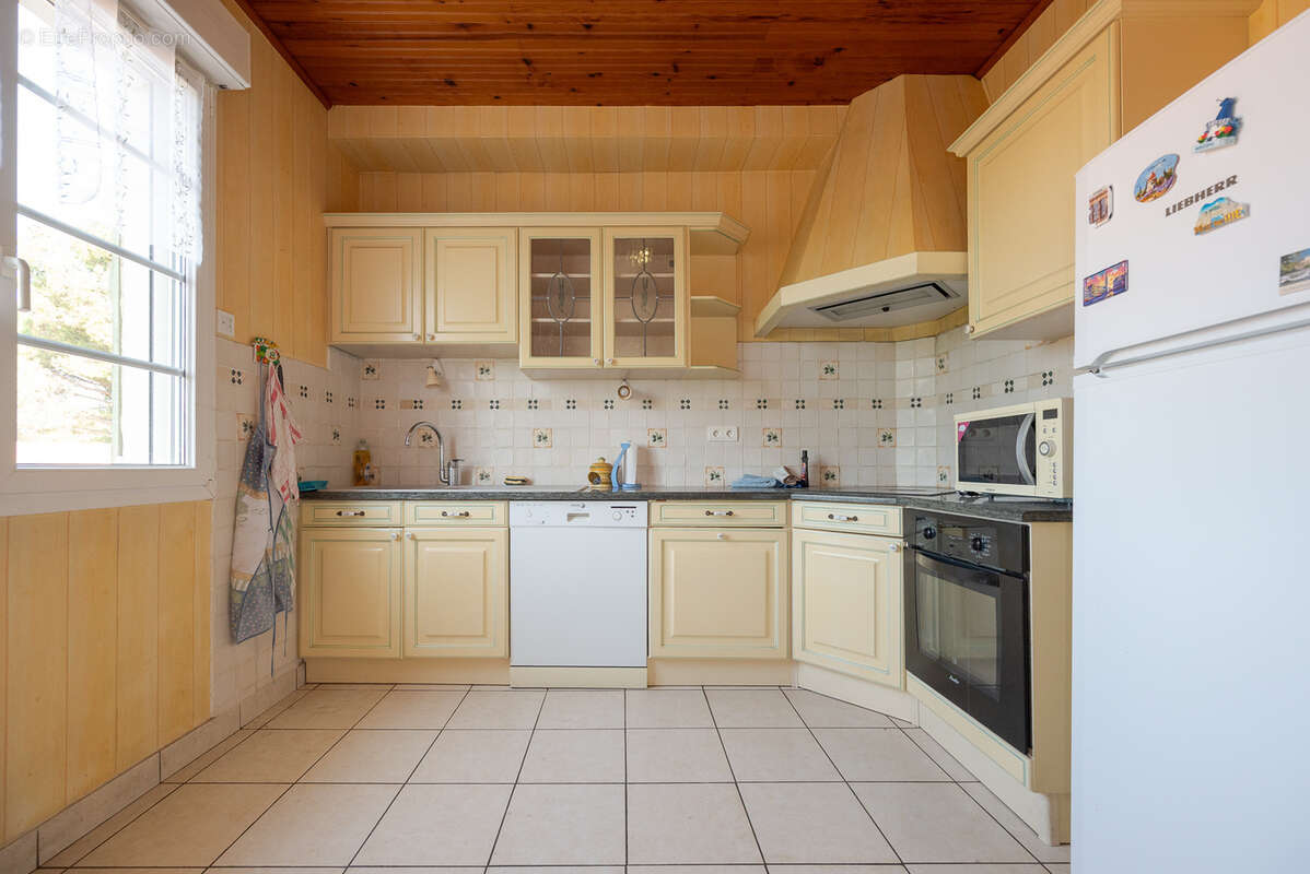 MaisonT5  avec 2 garages sur terrains clos - photo 5