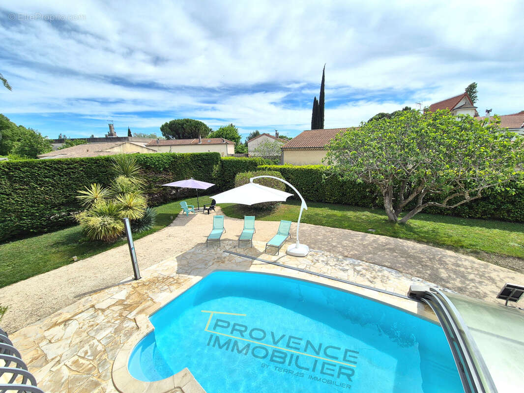 Maison à MONTELIMAR