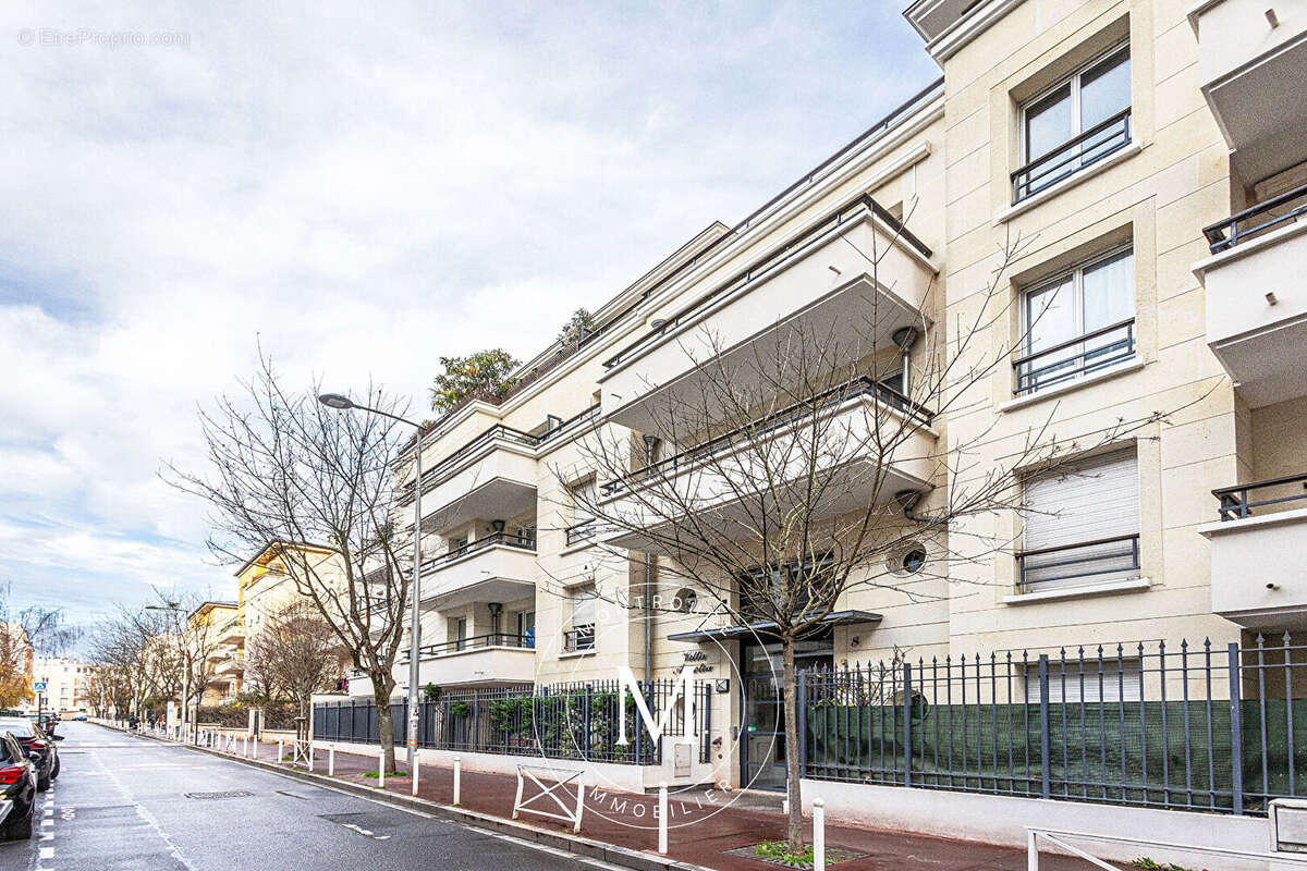 Appartement à MONTROUGE