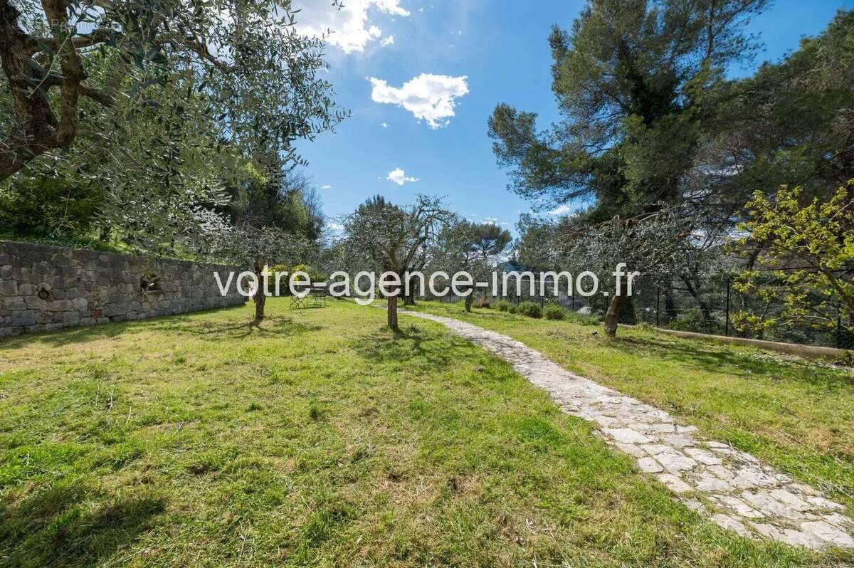 Peille, belle maison 105m² + garage 30m² Piscine + dépendance - photo 28