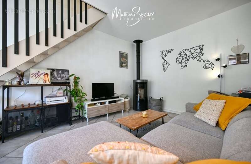 Maison de village avec extérieur à SAIN BEL (69) - photo 6