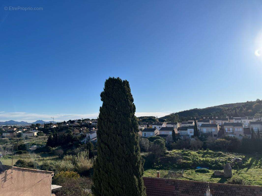 Appartement à ROQUEBRUNE-SUR-ARGENS