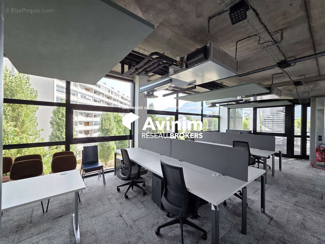 Commerce 335 m² à Annecy  - photo 3