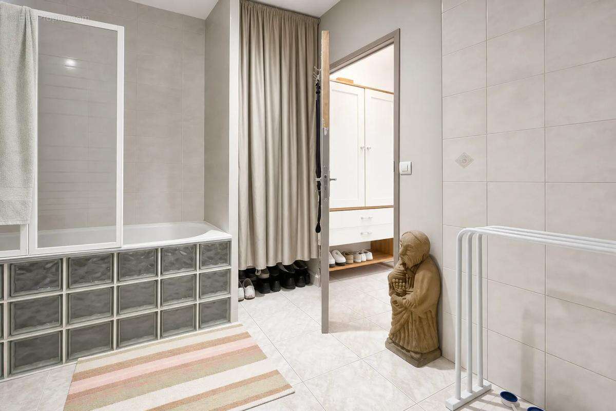 A saisir somptueuse maison de 8 pièces de 201 m² à Auxy !! - photo 30
