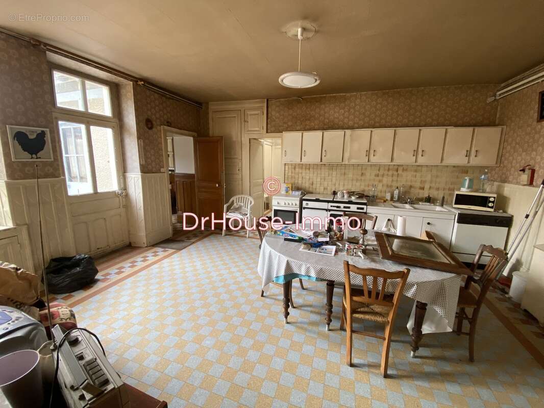 Maison à NEUVY-SAINT-SEPULCHRE