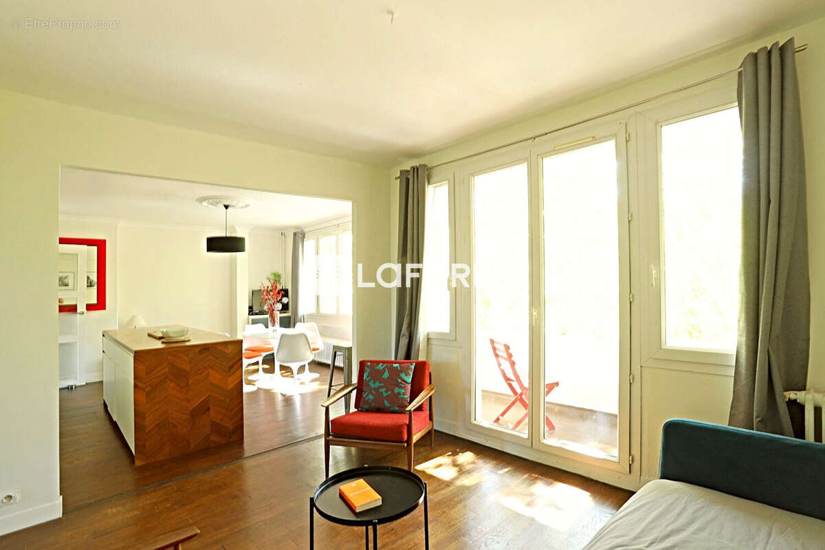 Appartement à PARIS-14E