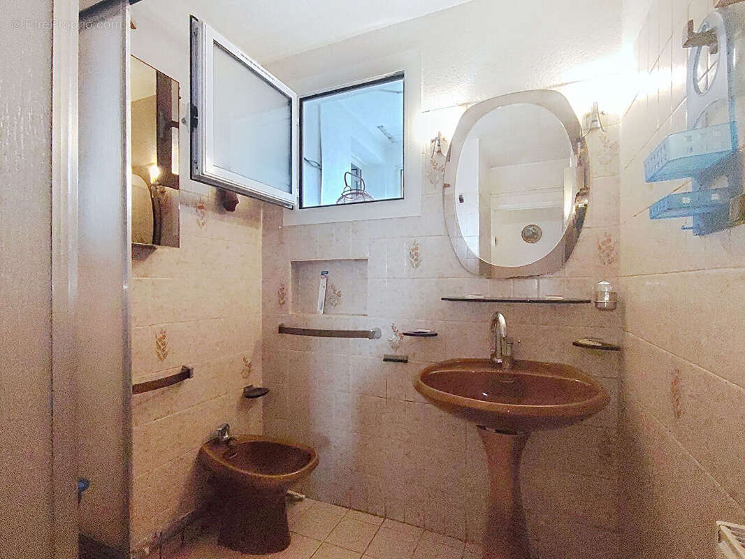 Appartement à MARSEILLE-3E