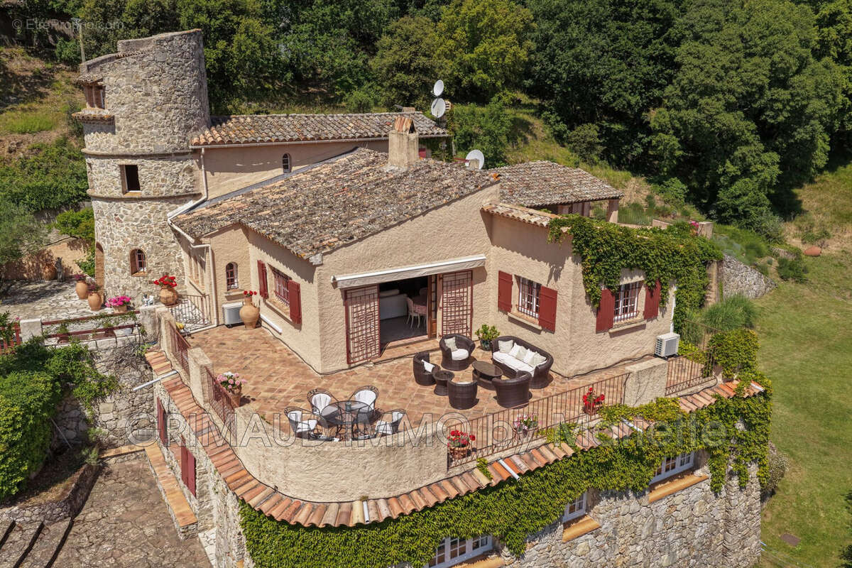 Maison à LA GARDE-FREINET
