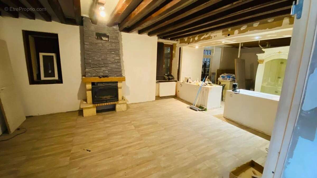 Maison à MERY-ES-BOIS